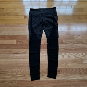 Black Patterned Alo Yoga Leggings